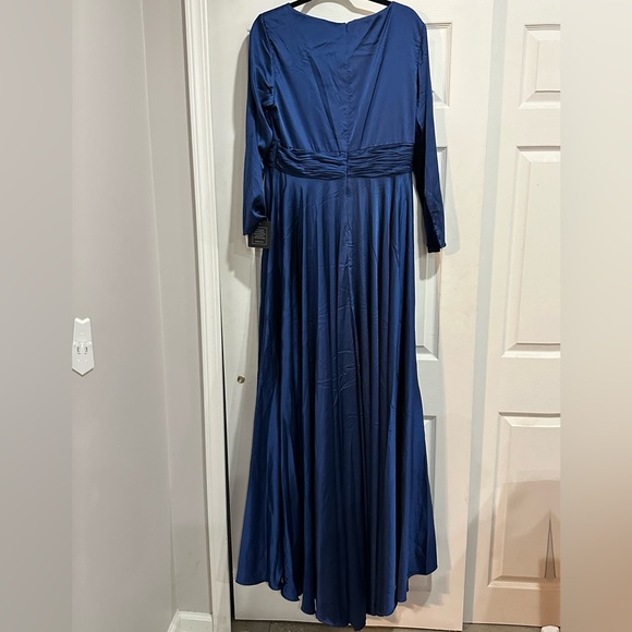 LONG SLEEVE RUCHED WAIST A-LINE GOWN - Picture 10 of 16